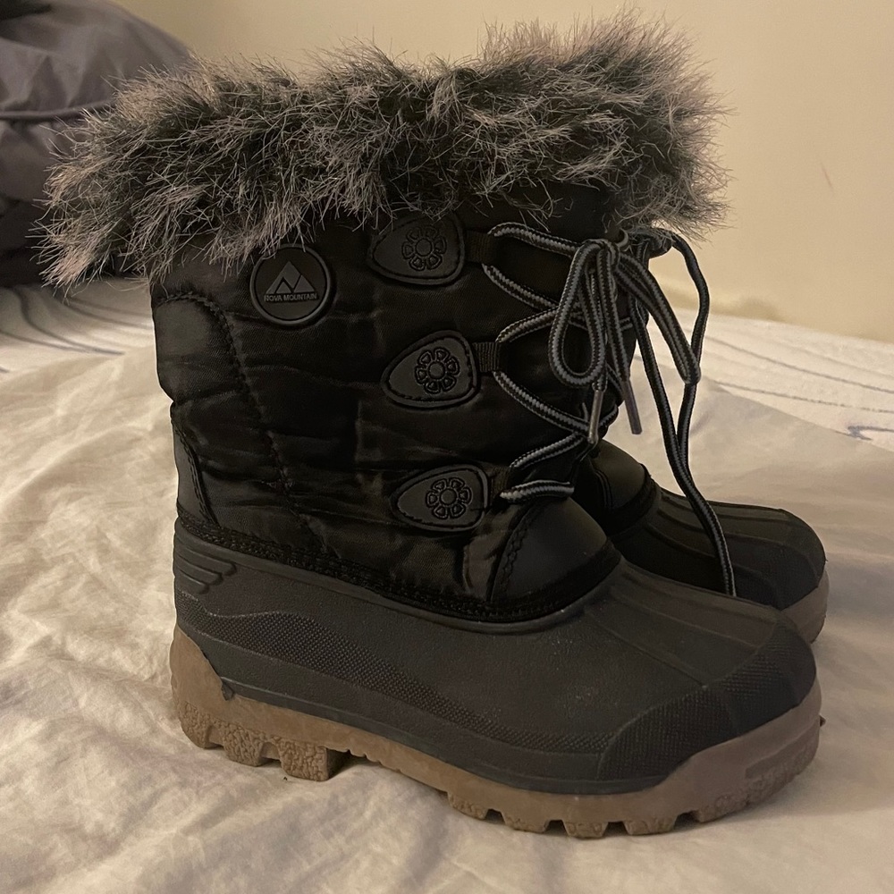 ❌SOLD❌Kids Snow Boots